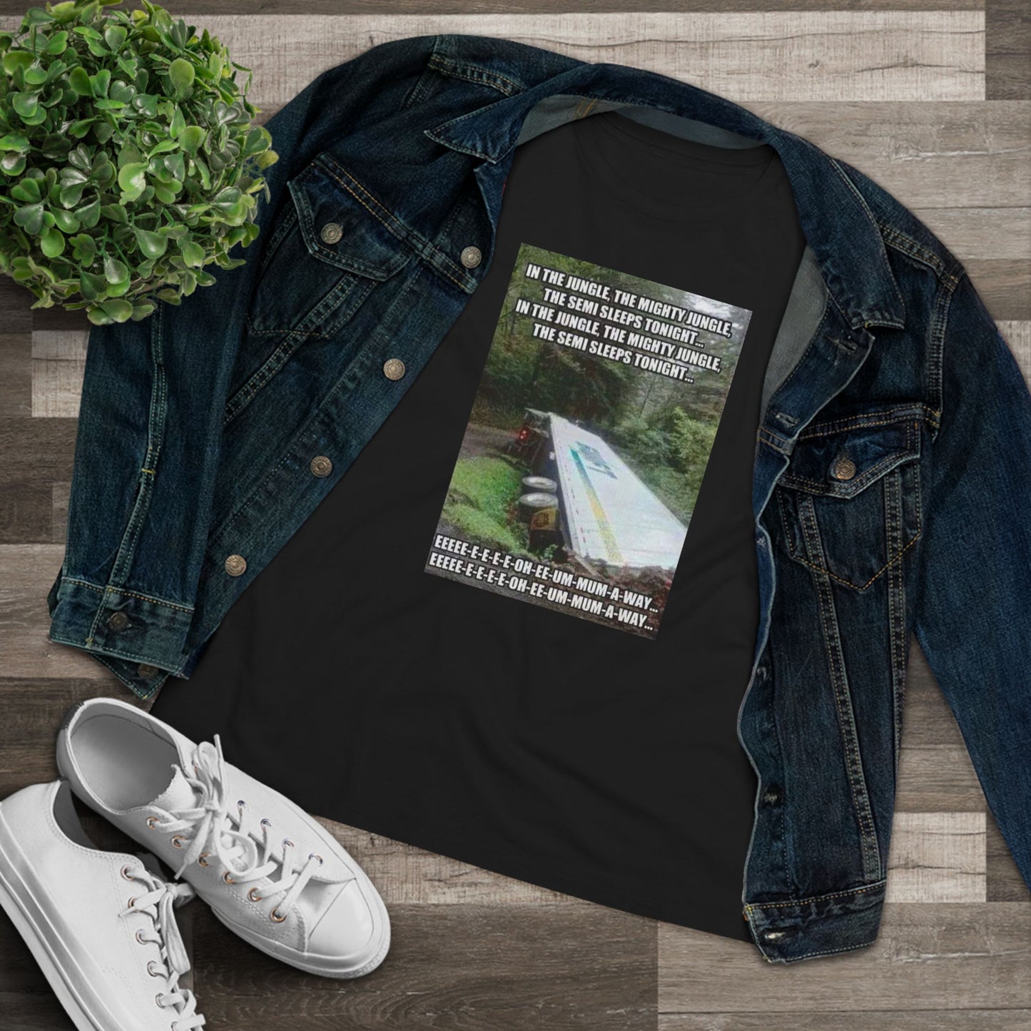 Semi Sleeps Women's Short Sleeve Crewneck Tee