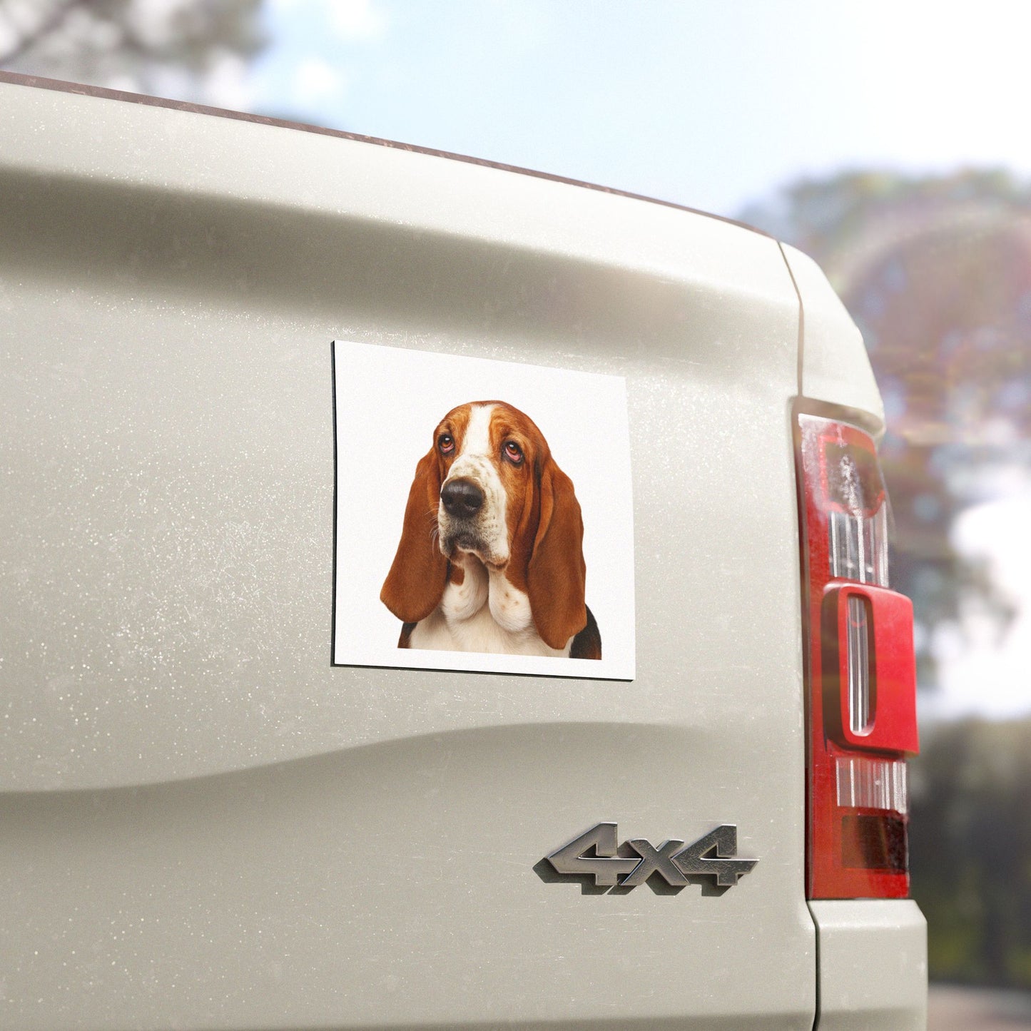 Basset Head Indoor/Outdoor Magnet
