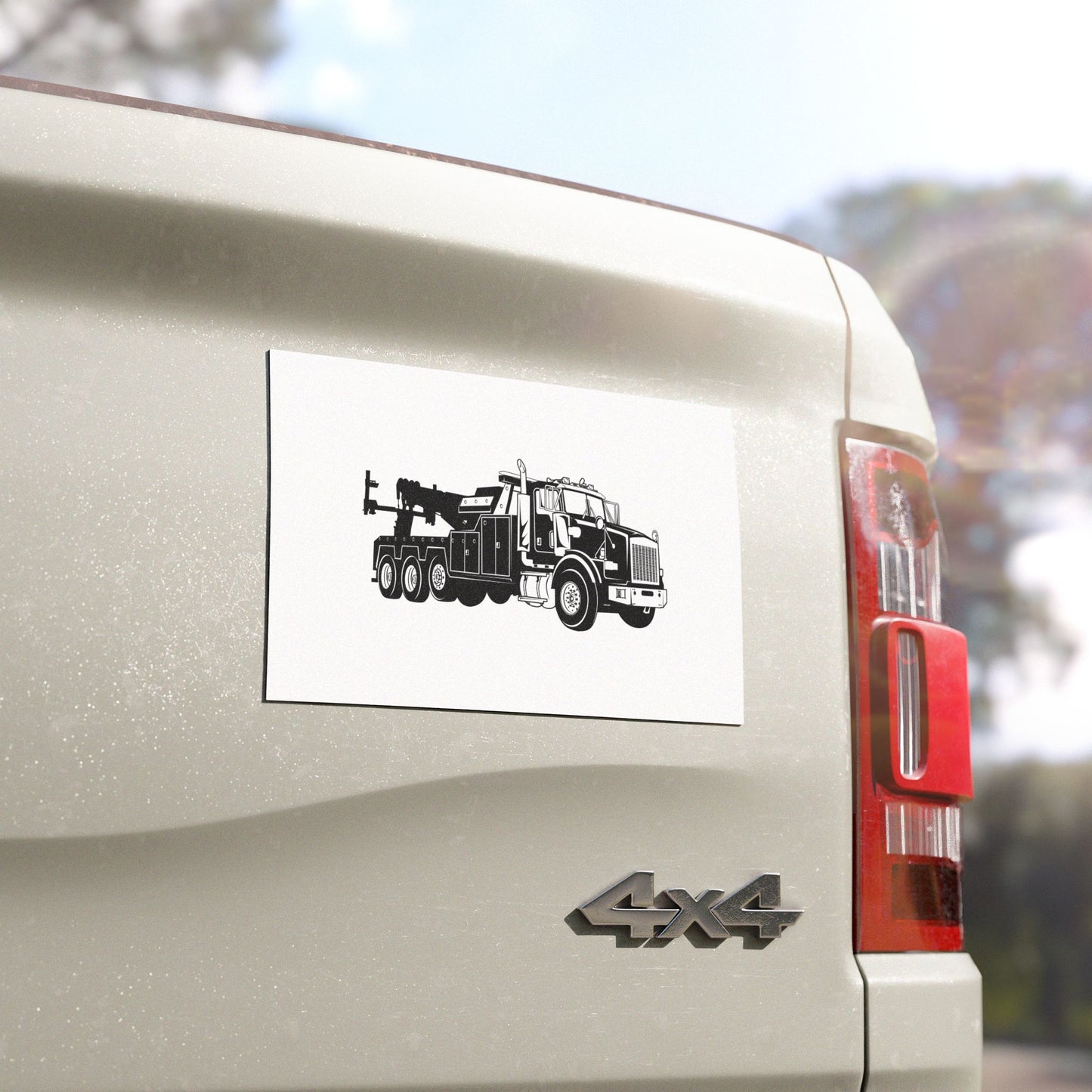 Heavy Tow Truck Indoor/Outdoor Magnet