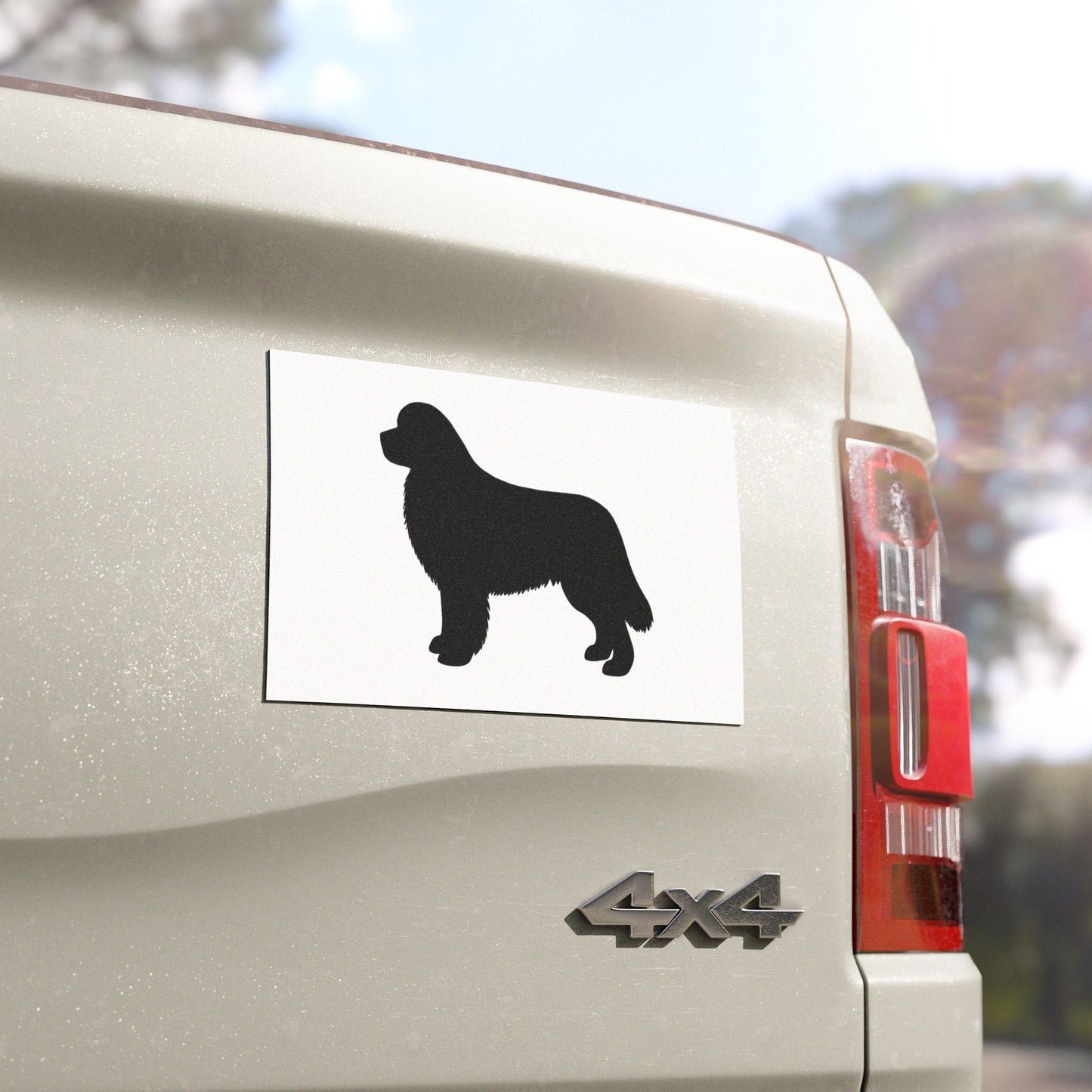 Newfie Silhouette Indoor/Outdoor Magnet