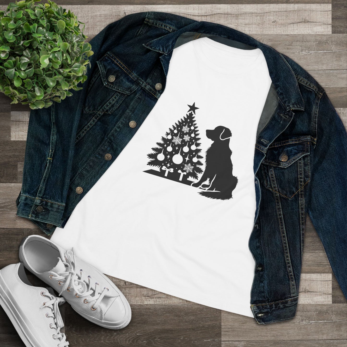 Golden Christmas Tree Women's Short Sleeve Crewneck Tee