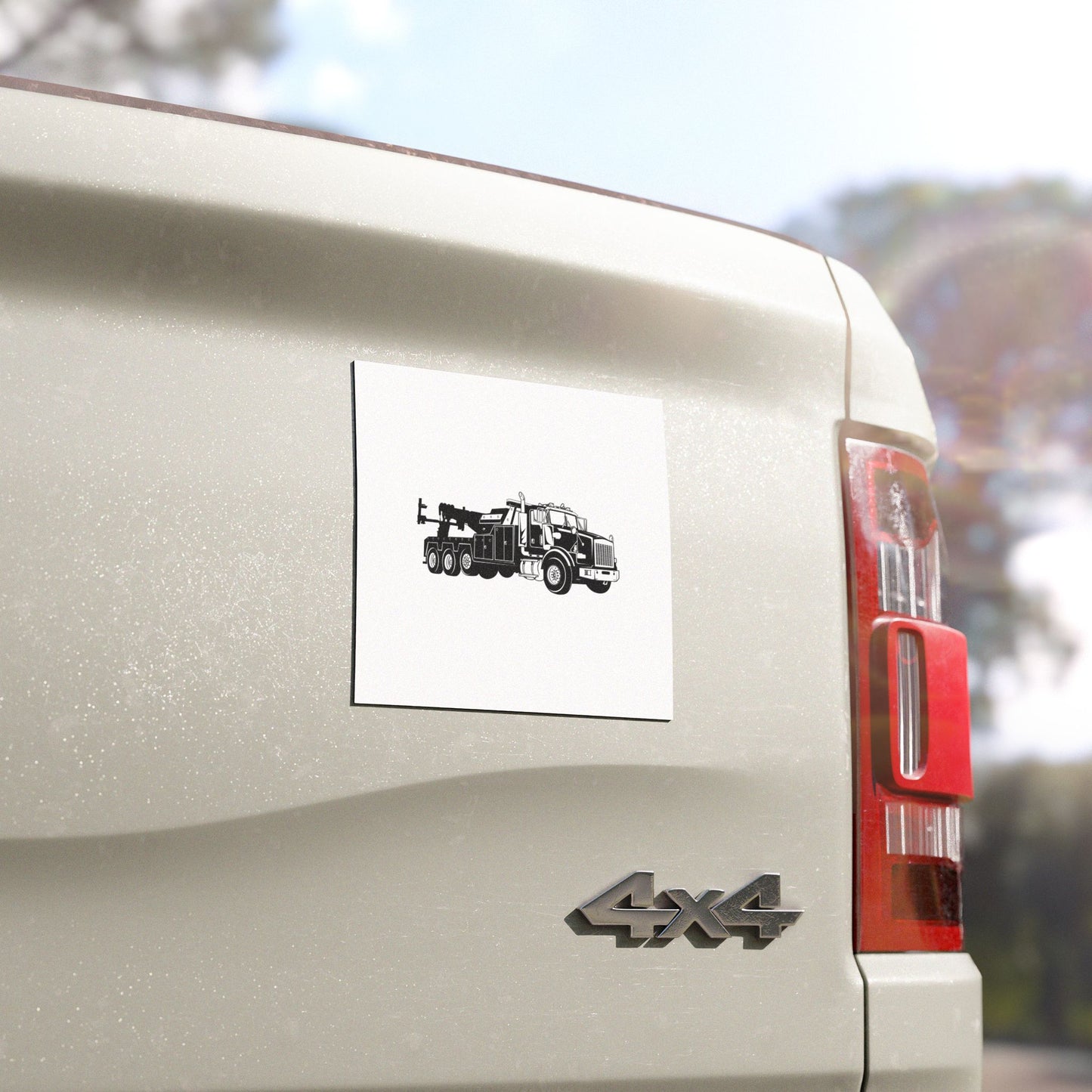Heavy Tow Truck Indoor/Outdoor Magnet