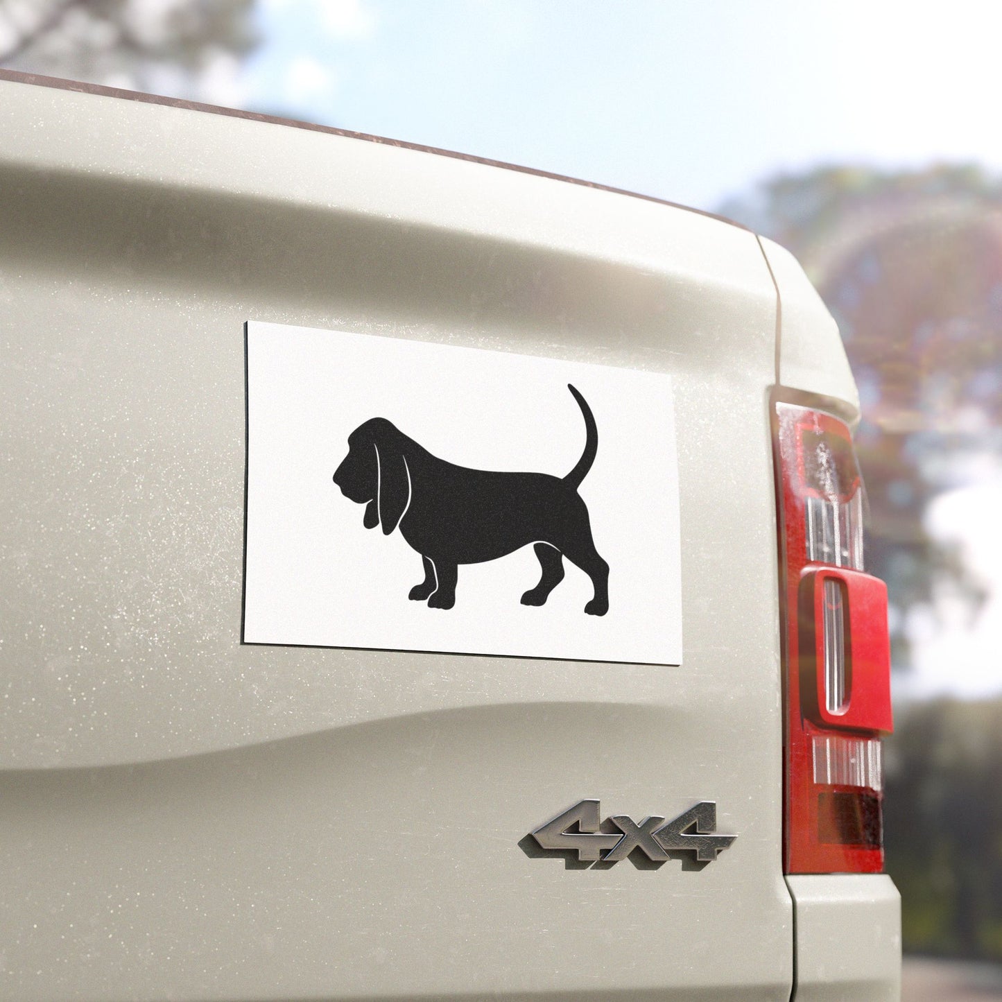 Basset Silhouette Indoor/Outdoor Magnet