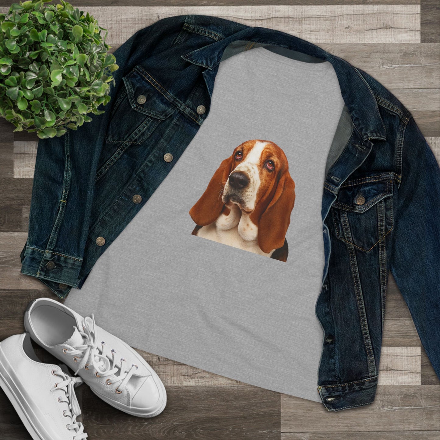 Basset Head Women's Short Sleeve Crewneck Tee