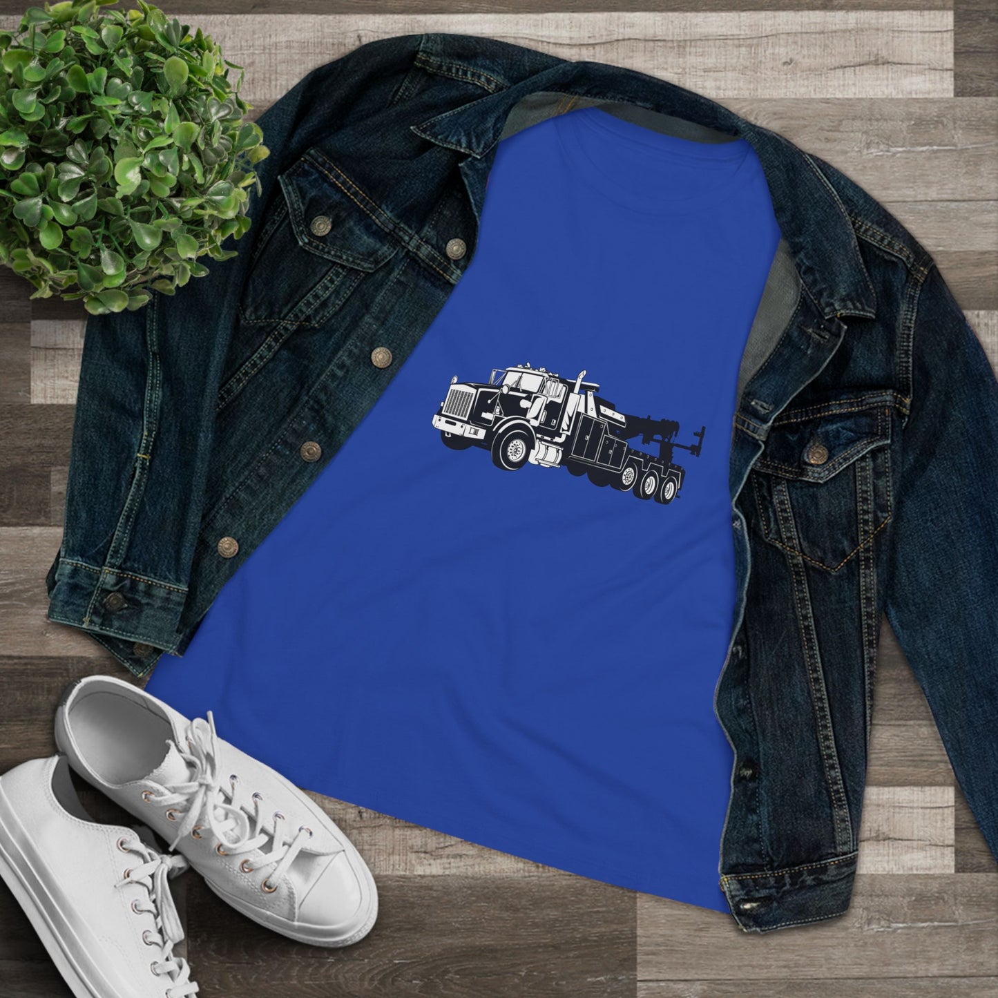 Heavy Tow Truck Women's Short Sleeve Crewneck Tee