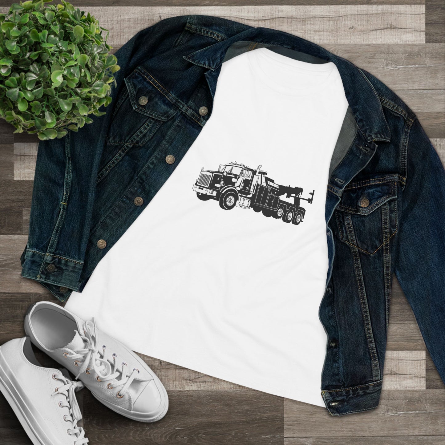 Heavy Tow Truck Women's Short Sleeve Crewneck Tee