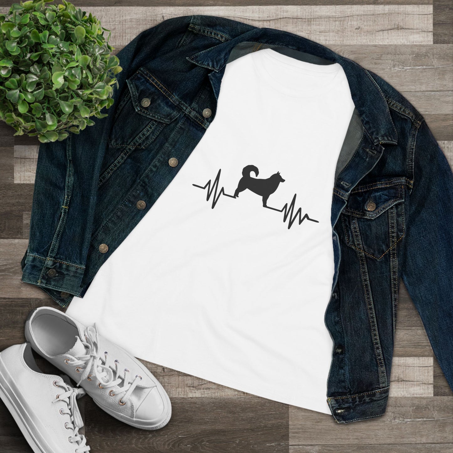 My Heart Beats For Malamutes Women's Short Sleeve Crewneck Tee